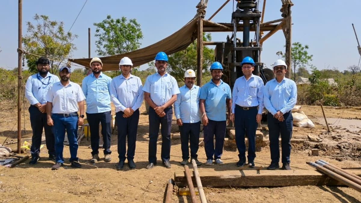 CMPDI Regional Director Rajesh Ralhan Inspects Drilling Sites at Durgapur Camp