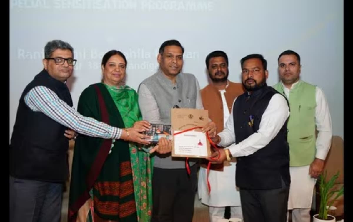 Chandigarh Municipal Corporation Signs MoU With Door-to-Door Waste Collectors