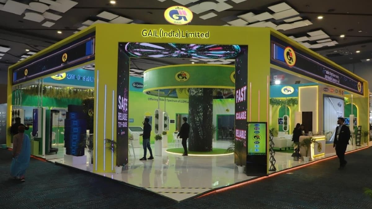 Deepak Gupta Reviews GAIL Pavilion at PlastIndia 2026, Pushes Polymer Innovation