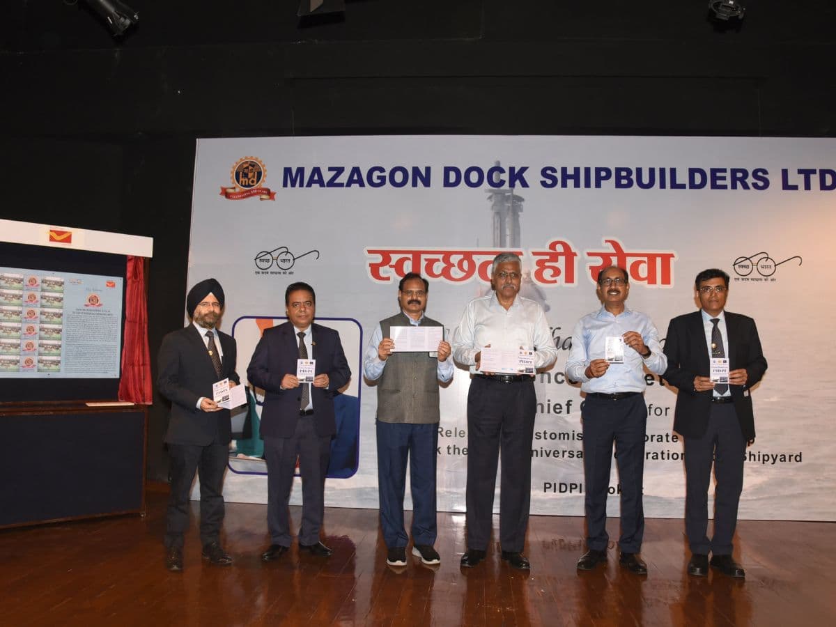 Defence Secretary visits MDL, Mumbai; Urges all DPSUs to make efforts towards making India self-reliant