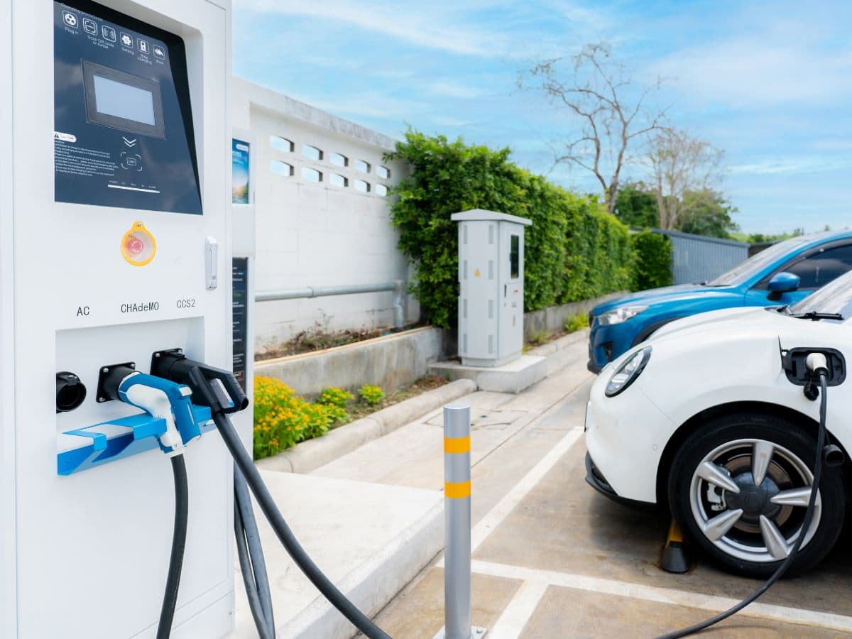 Delhi Government Plans to Install 100 EV Charging Stations to Boost Electric Mobility