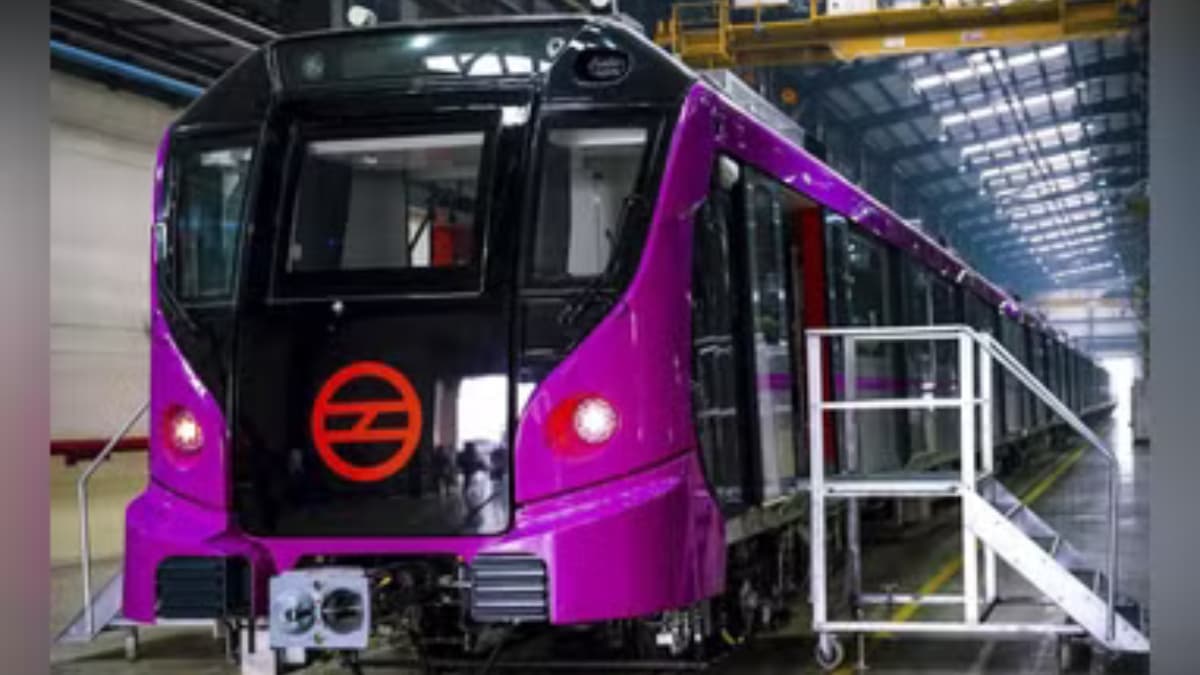 Delhi Metro Records 235.8 Crore Passenger Journeys in 2025