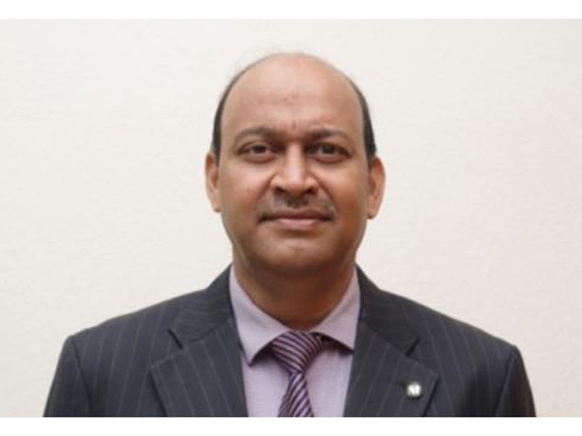 Dinesh Pant takes charge as LIC Managing Director