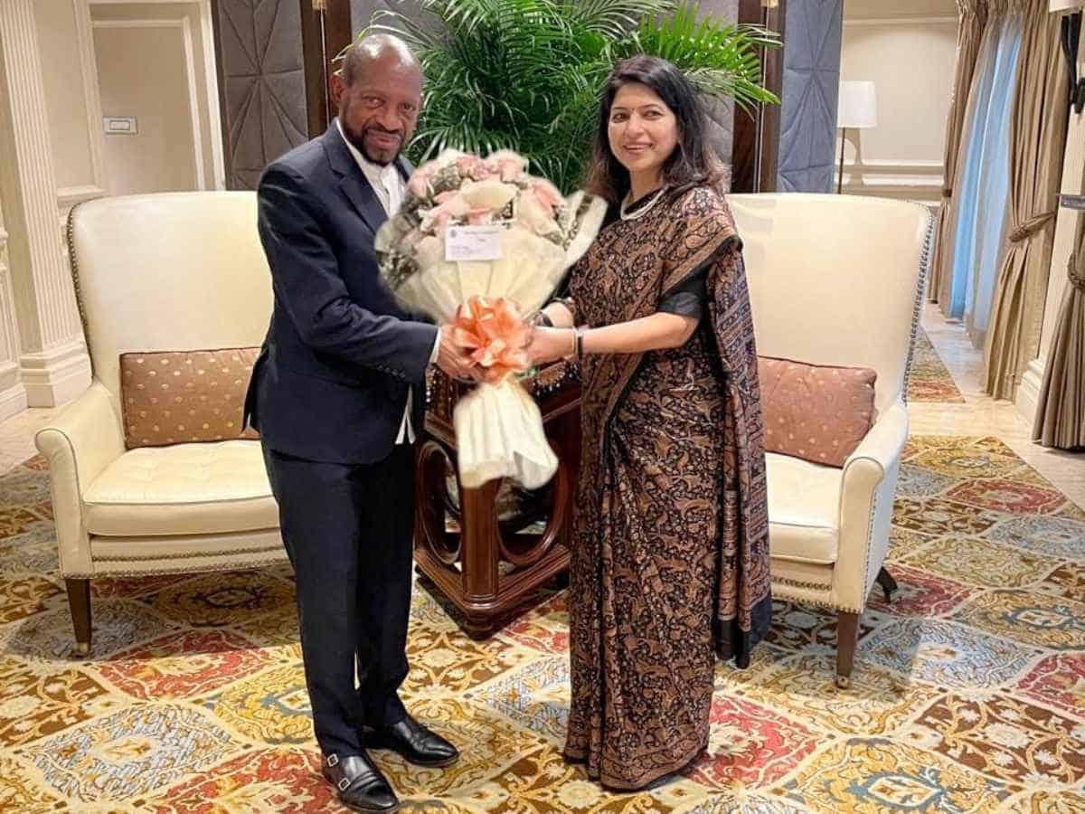 EIL CMD discussed mutual cooperation with Rt. Dr. Denzil Douglas, Minister of Foreign Affairs SKN