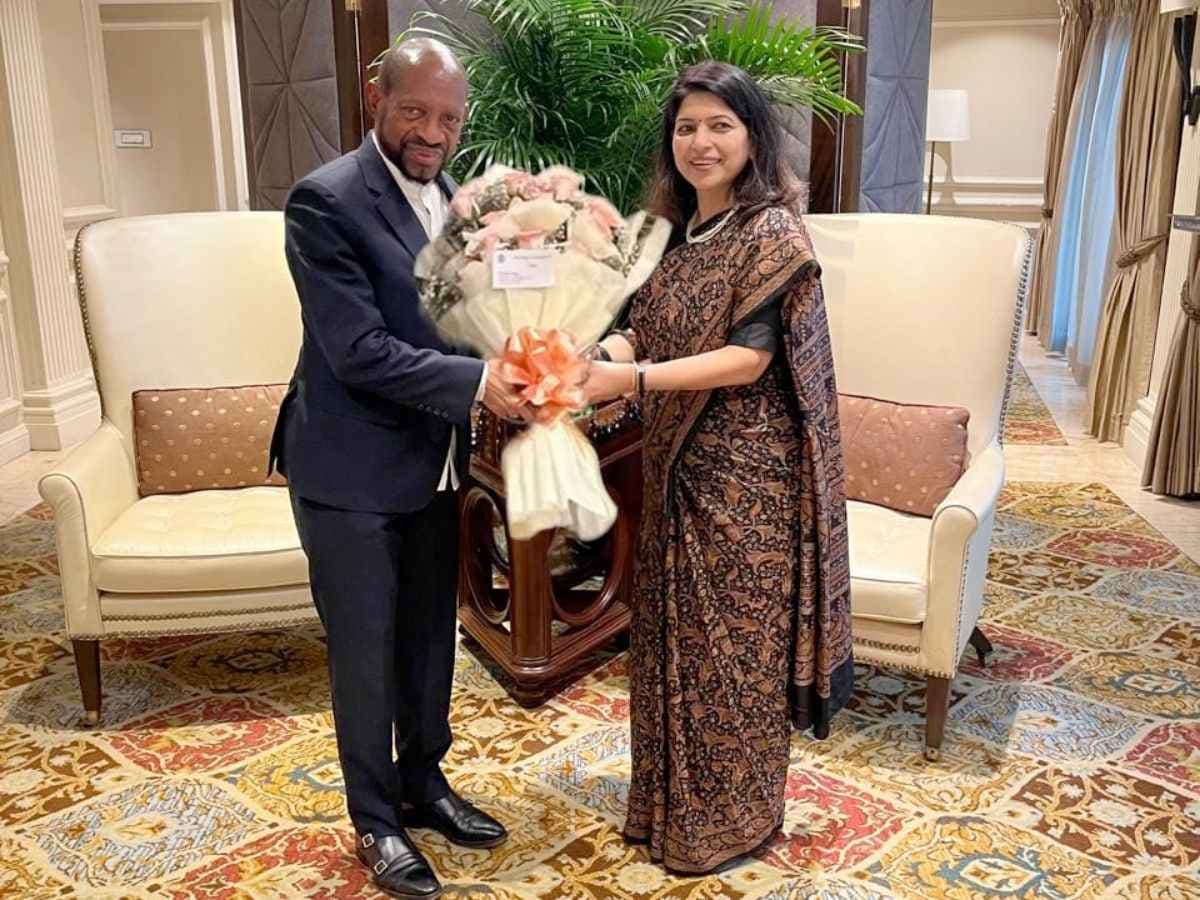 EIL CMD discussed mutual cooperation with Rt. Dr. Denzil Douglas, Minister of Foreign Affairs SKN