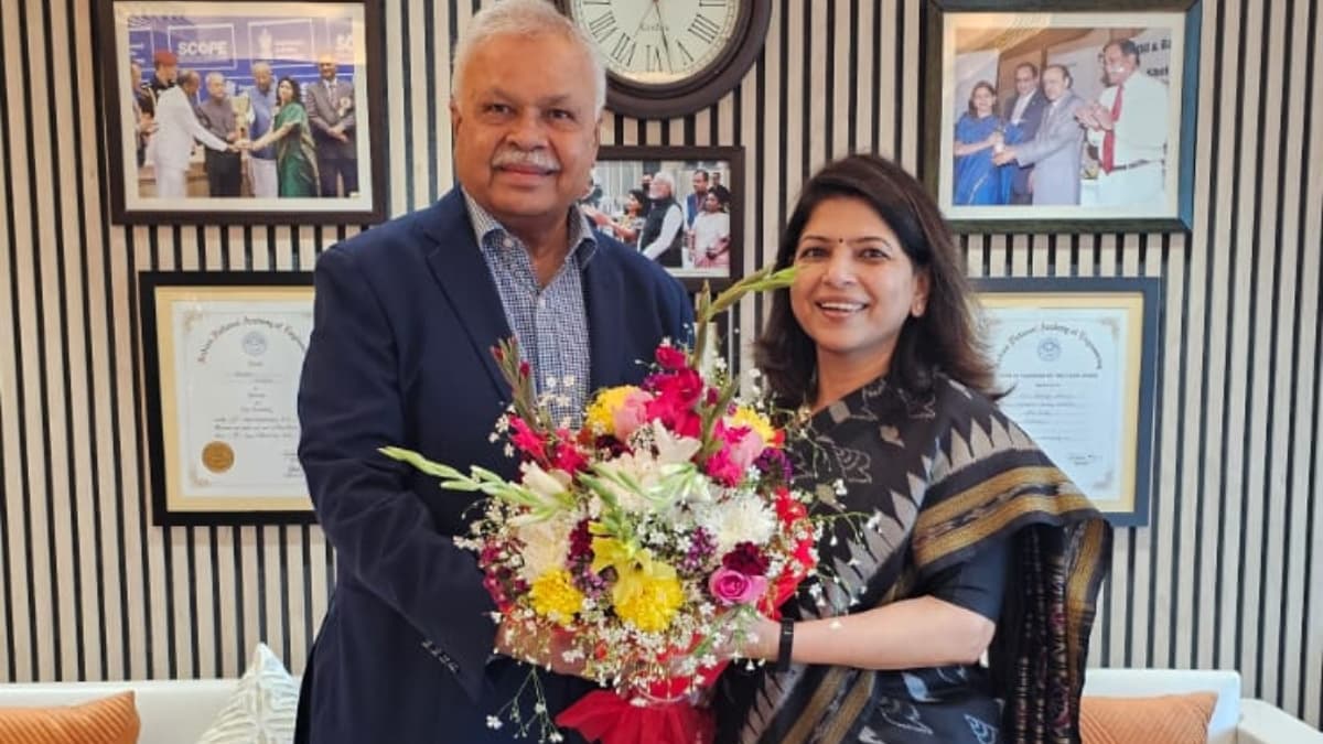 Engineers India Limited CMD Vartika Shukla Meets GCPL MD Hemant Desai to Strengthen EPCM Collaboration