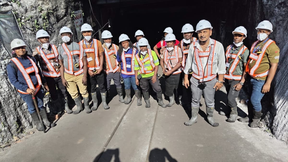 Global Mining Delegation Visits CCL to Strengthen International Collaboration