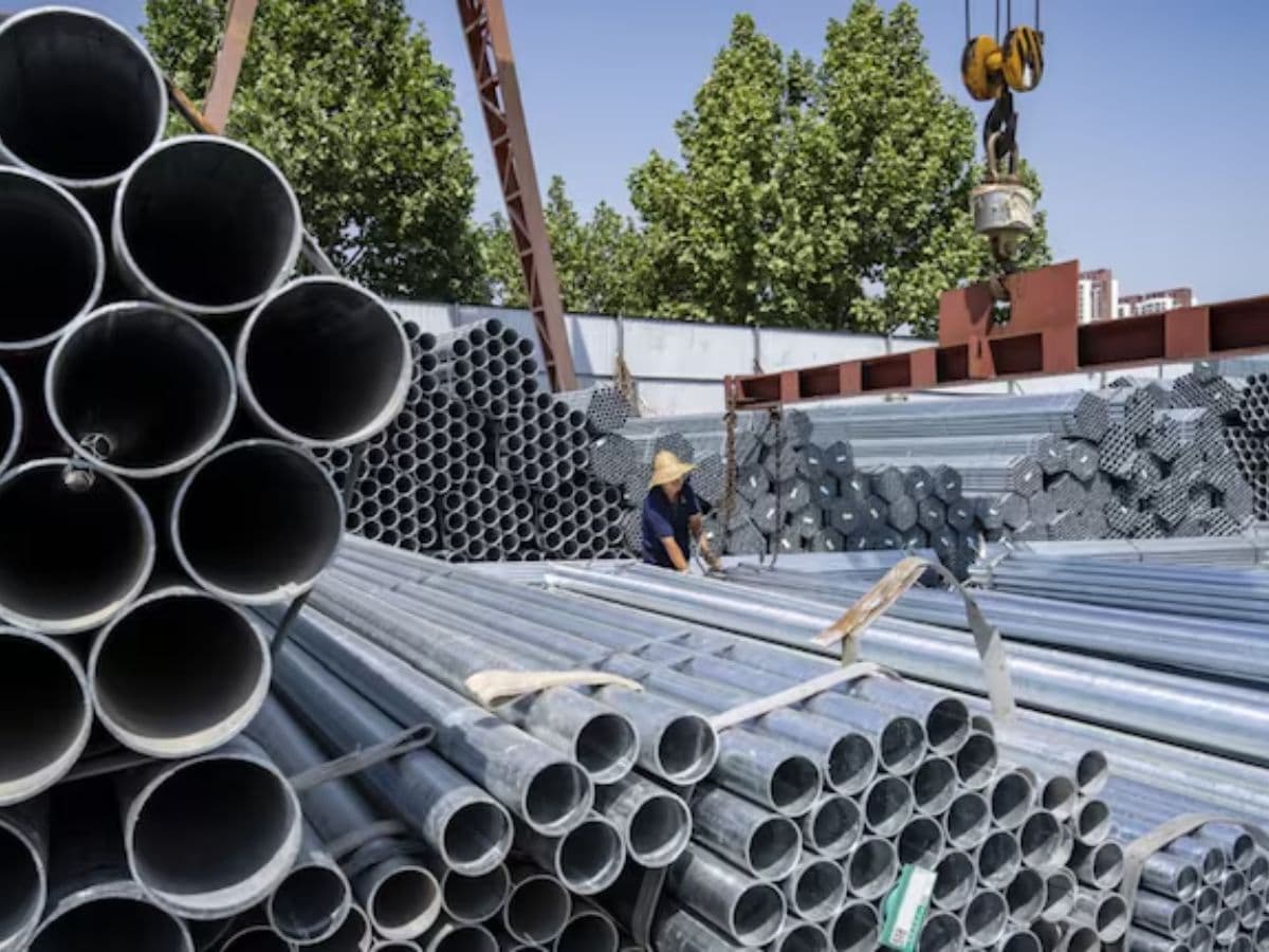 Government act to merge RINL and SAIL condemned by Vizag plant workers Government act to merge RINL and SAIL condemned by Vizag plant workers - PSU Connect News