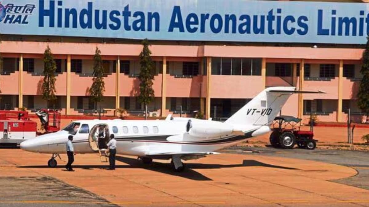 HAL Shares in Spotlight as Board Prepares for FY26 Dividend Decision