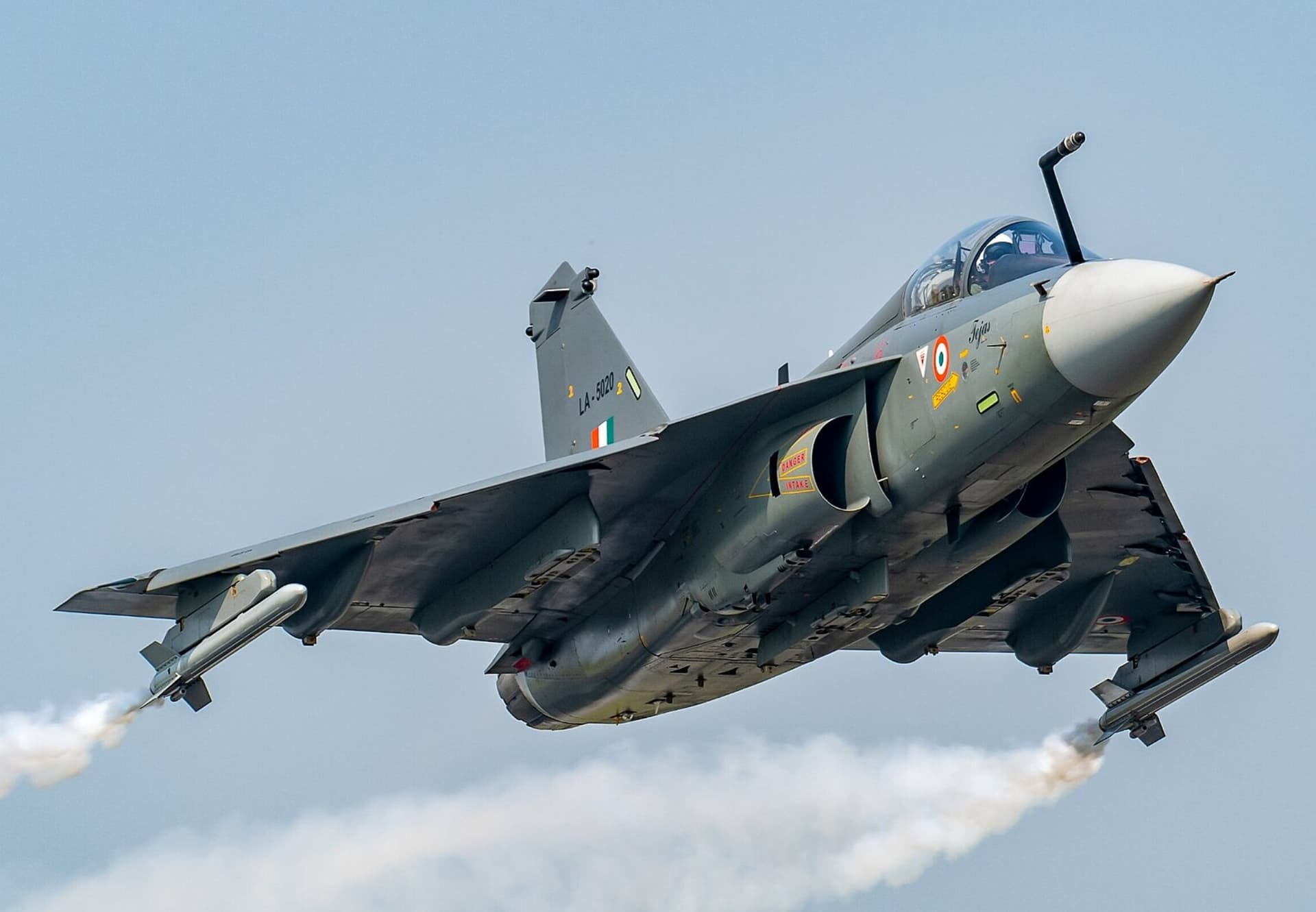HAL Issues Clarification on 'Isolated' Dubai Air Show Incident