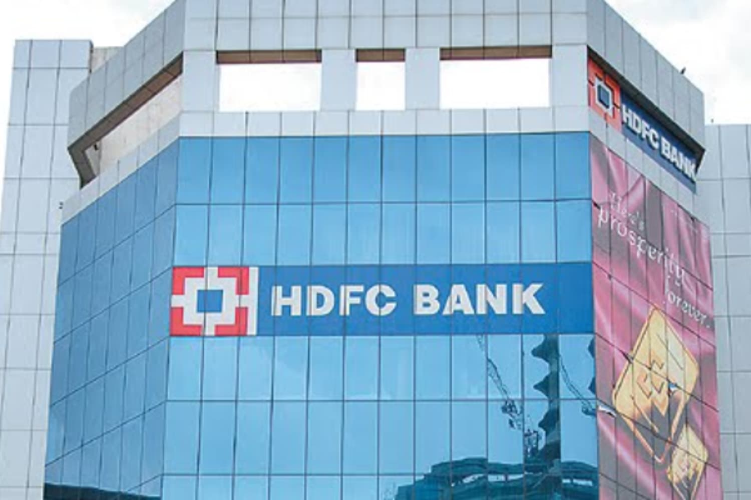 HDFC Bank Allots 16.3 Lakh Equity Shares Under ESOP/RSU to Employees