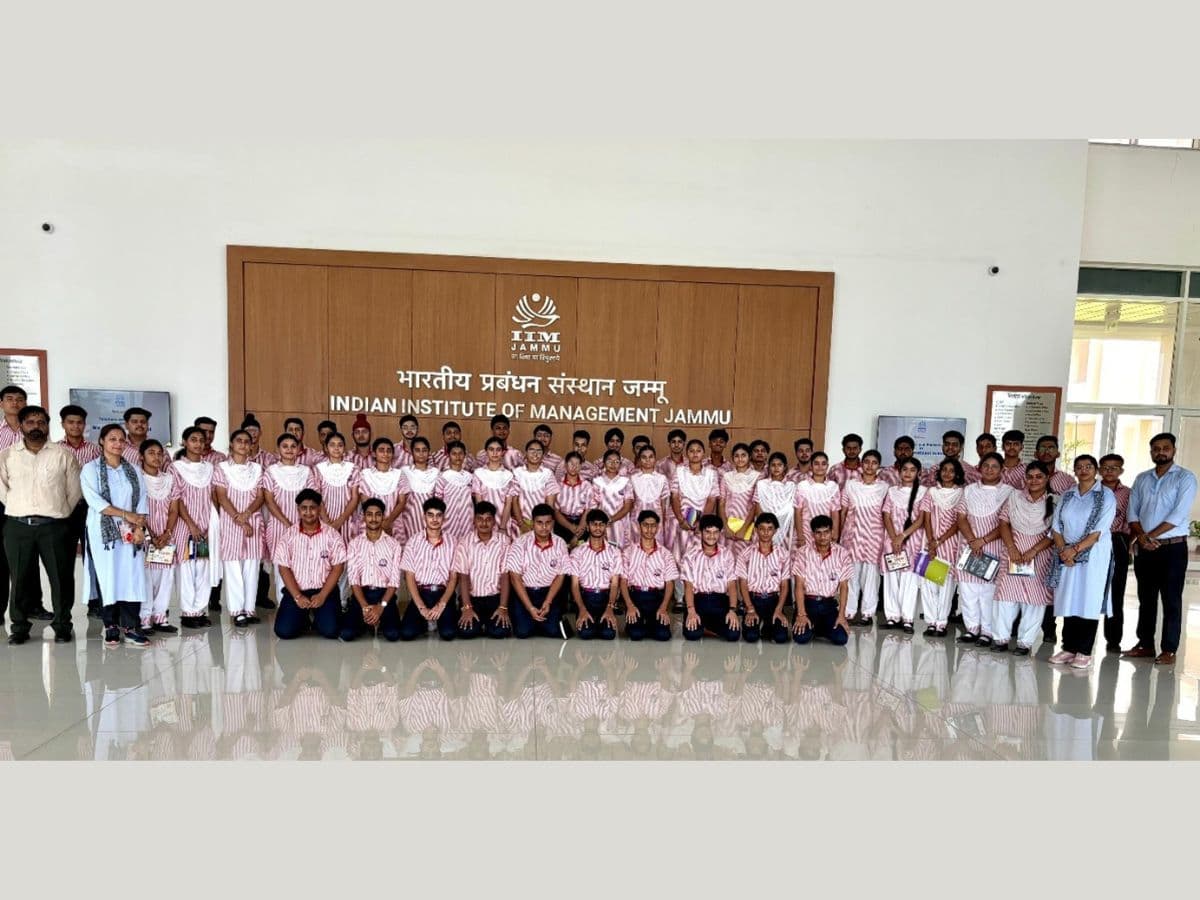 IIM Jammu Welcomes MV International School for an Immersive Learning and Academic Exposure