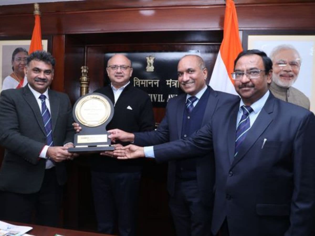 Indian Airport Authority Bhavipra received first prize for best Hindi work