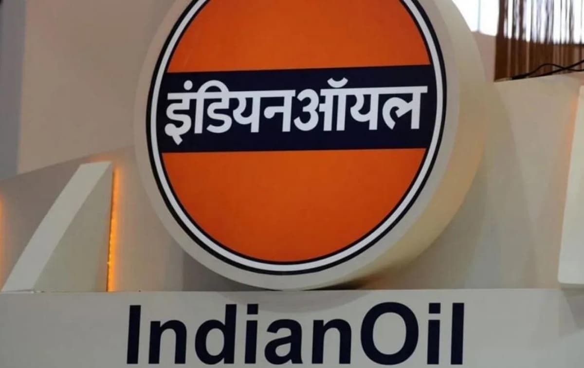 Indian Oil Corporation Shares Fall 3.18%, Underperform Oil & Gas Index