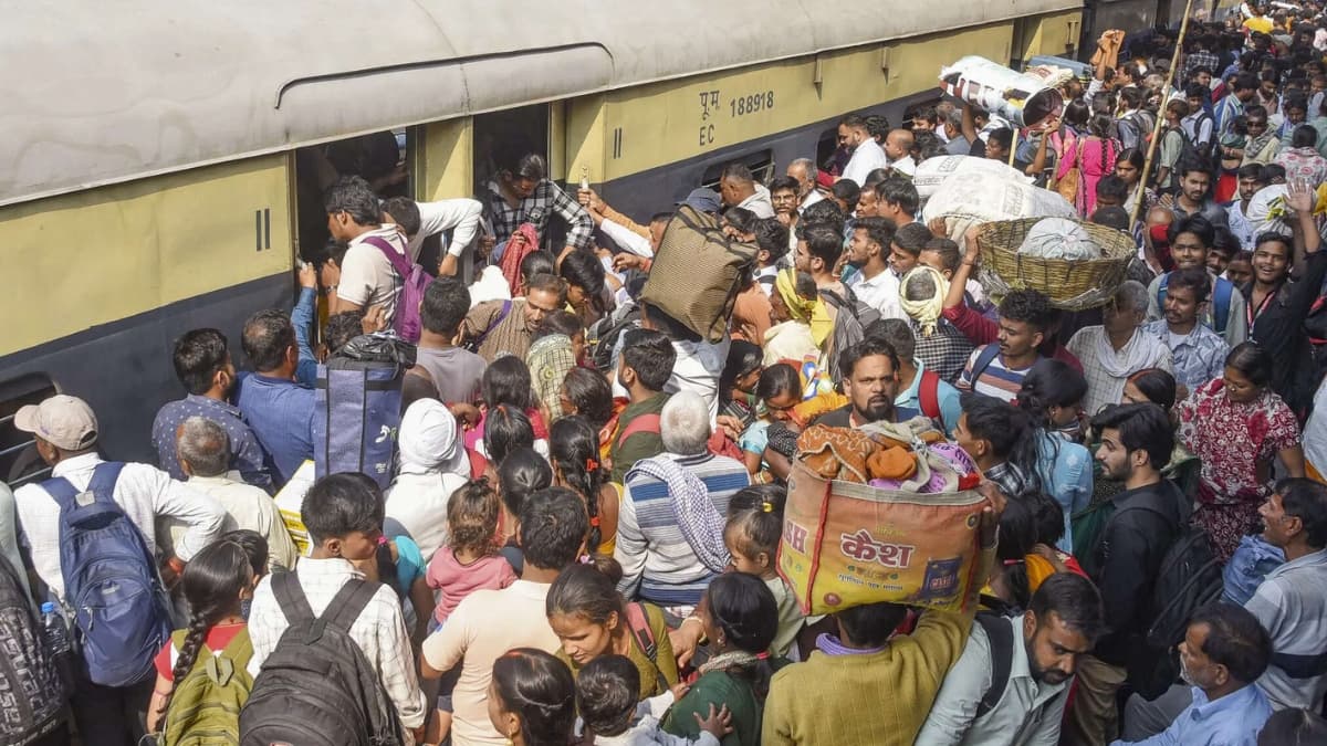 Indian Railways Runs 1,244 Holi Special Trains in 2026