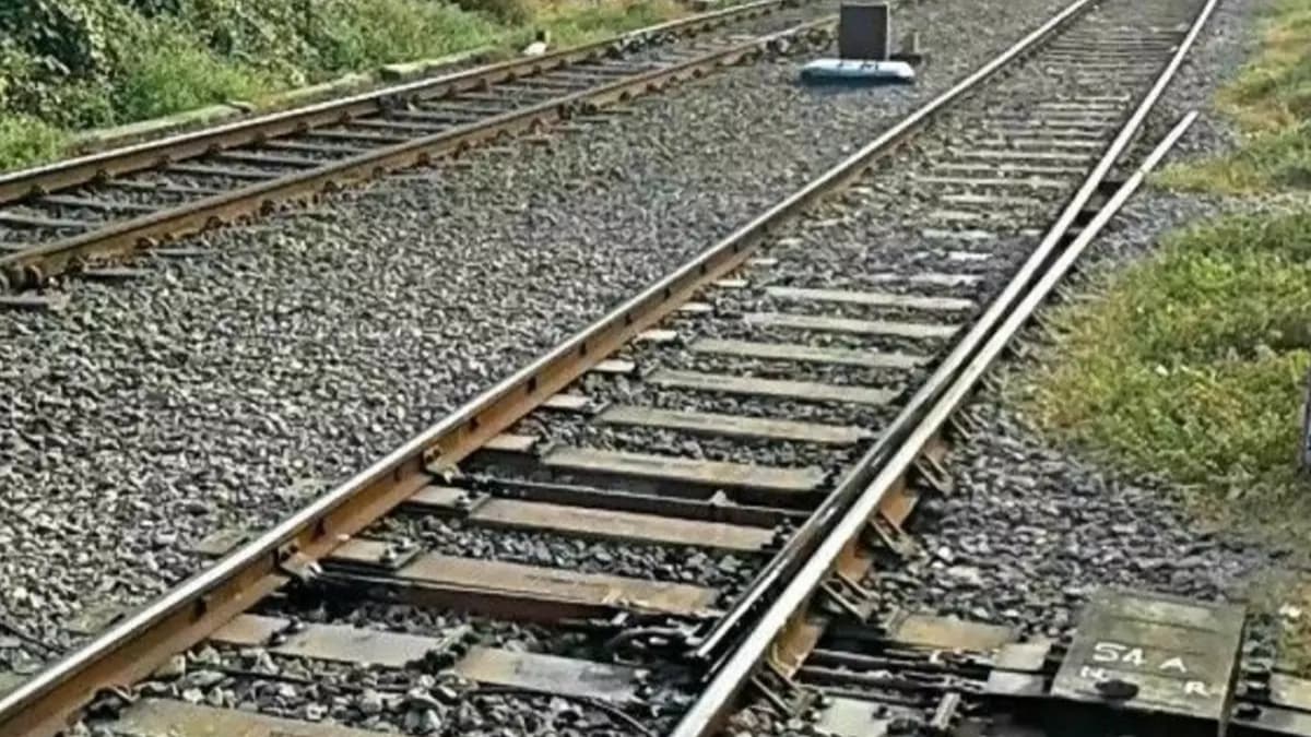 Indian Railways Targets Renewal of Over 7,900 Km of Tracks in Two Years
