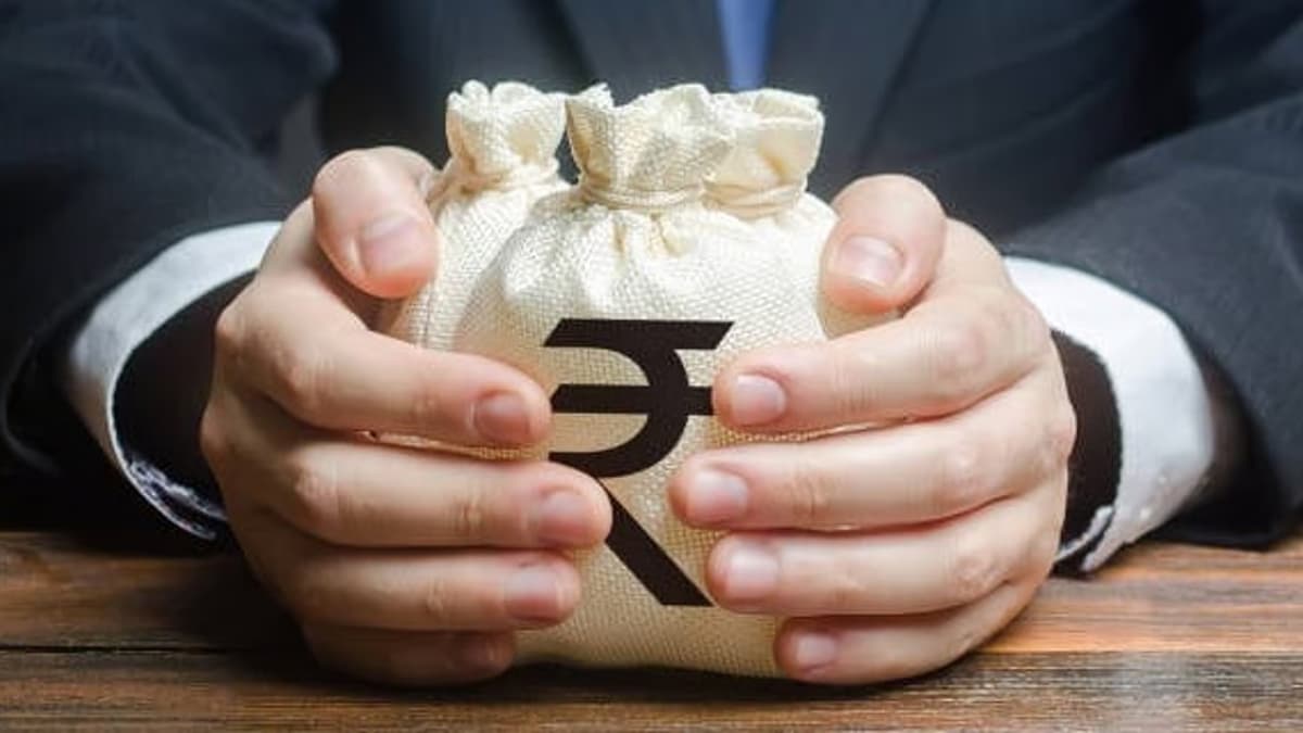 Karnataka Leads India’s Microfinance Recovery with ₹23,743 Cr Portfolio; Sector Profits Set to Surge by 310 BPS in FY27