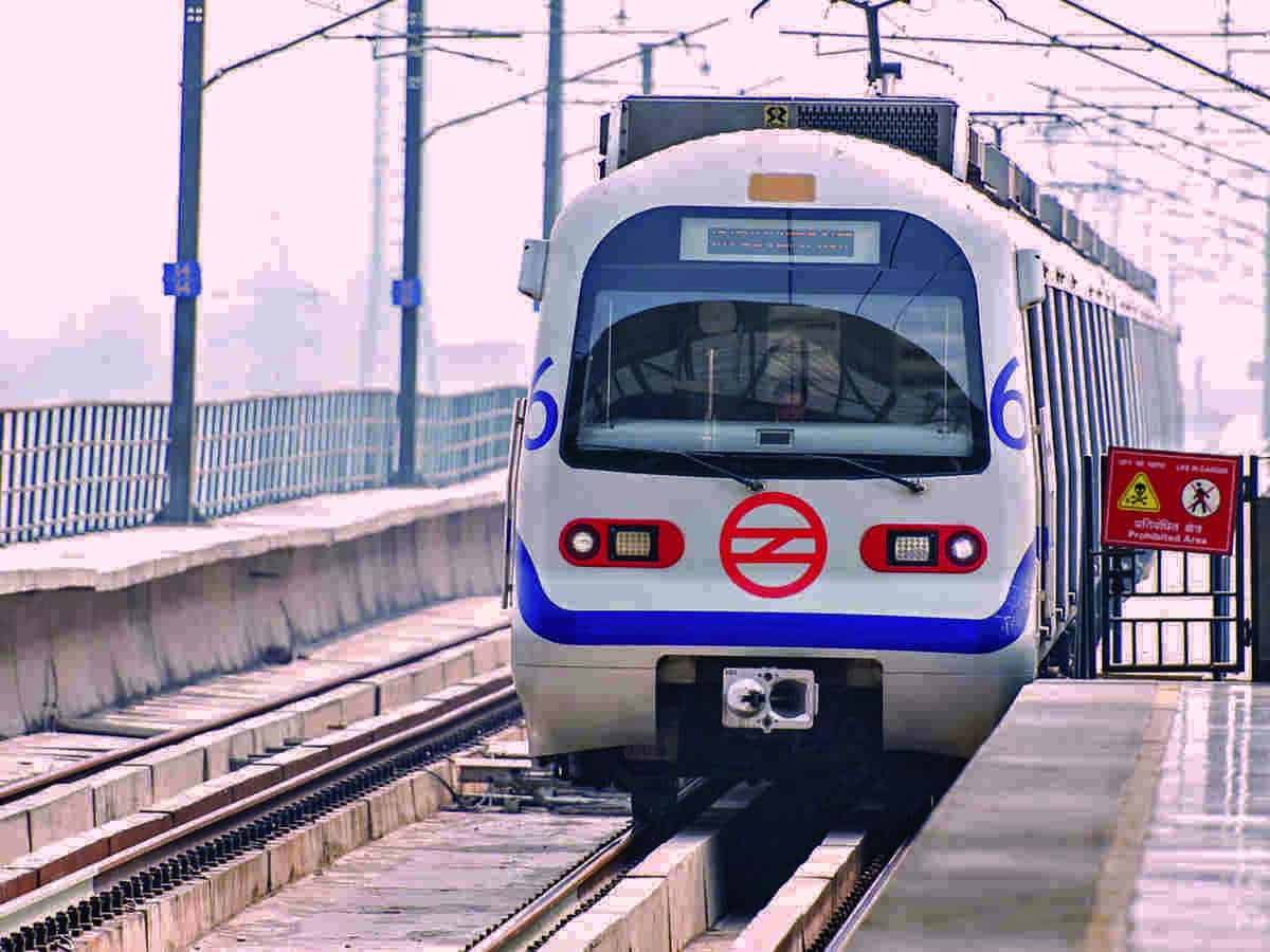 Last Metro Train from terminal stations to Run an Hour Early on Diwali