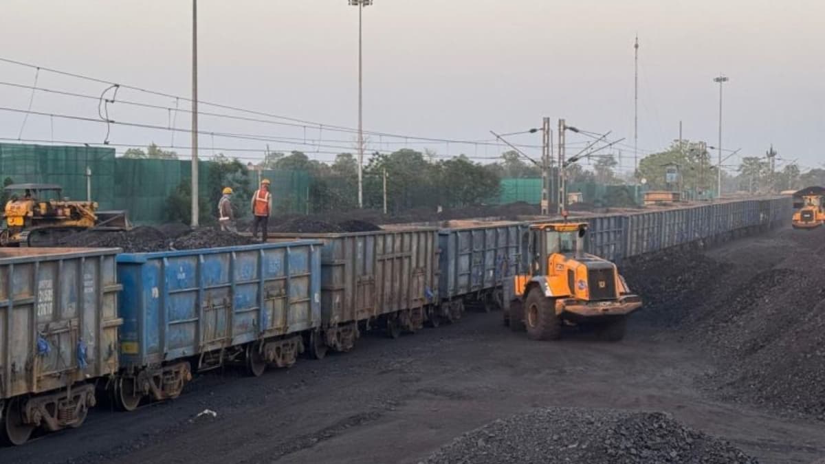 MCL Sets Record with 7.20 Lakh Tonnes Coal Dispatch in One Day