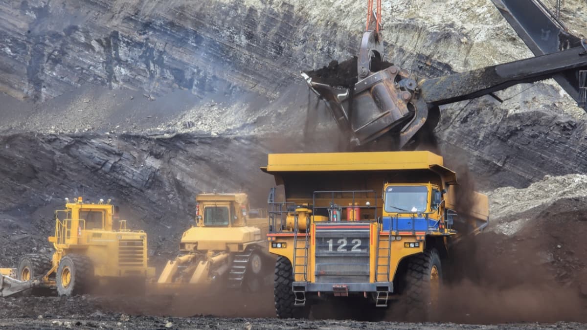 NMDC Reports Robust Growth: Iron Ore Production Hits 42.45 MT for FY26 So Far