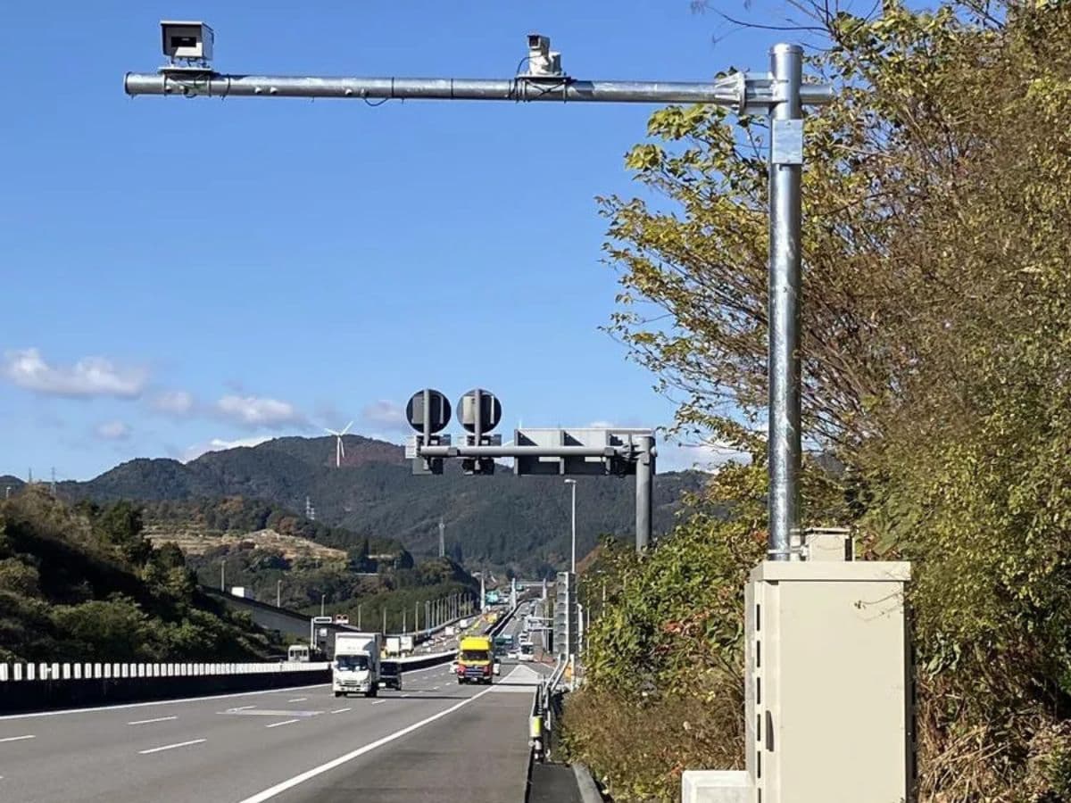 MHI-MS Delivers Merging Support Information System for Autonomous Truck Trial Project by MLIT