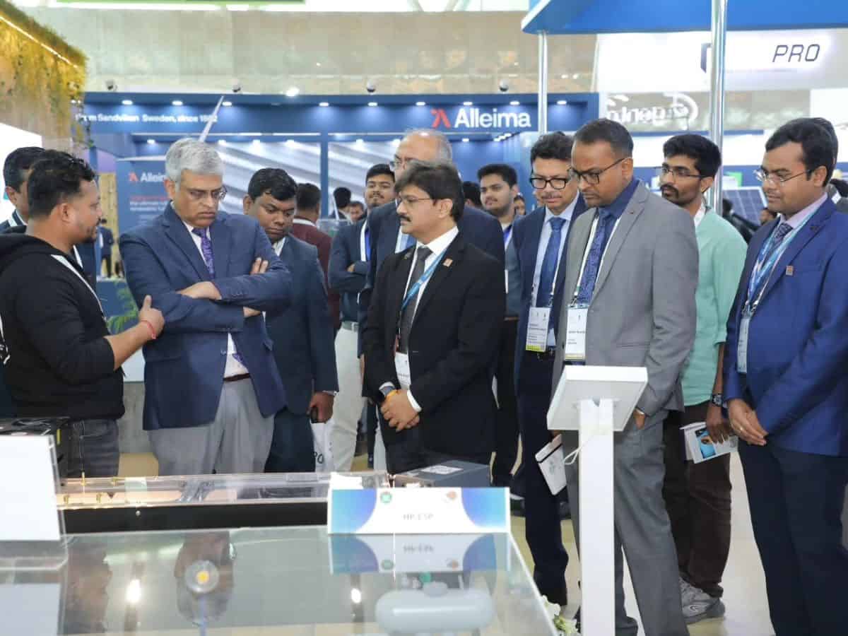 Secretary, MoPNG visited RE Pavilion at IEW 2025, hosted by HPCL