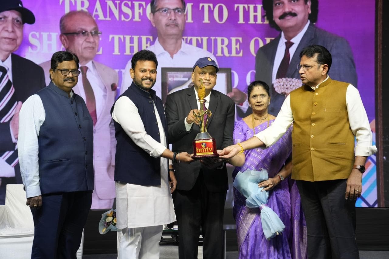 NLCIL CMD Shri Prasanna Kumar Motupalli honoured with the prestigious Lifetime Achievement Award by HMTV