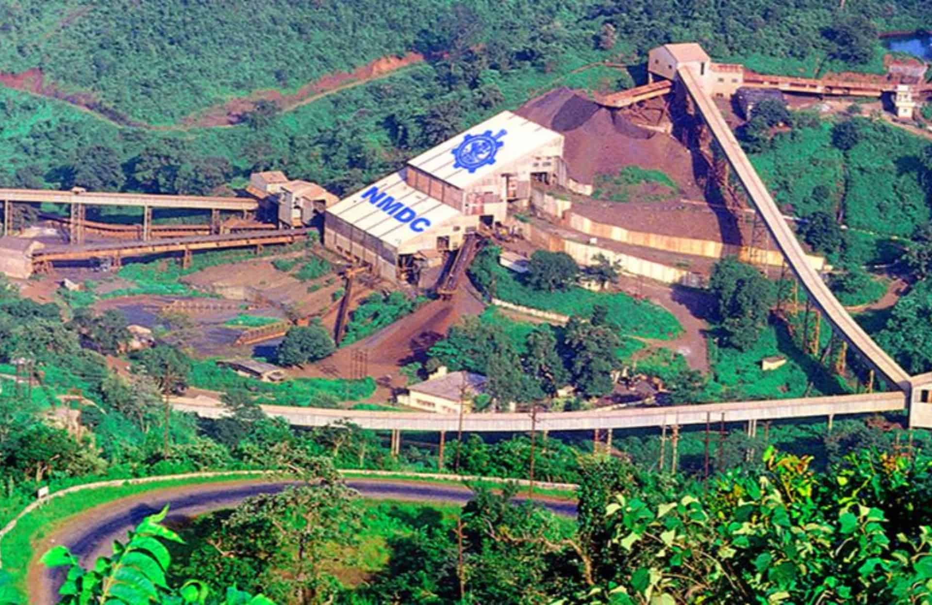 NMDC Achieves 5.01 MT Iron Ore Production in November 2025, Highest Growth in FY26 So Far