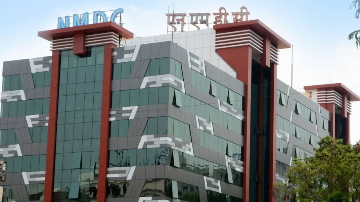 NMDC Board Update: Vishwanath Suresh Appointed CMD of MOIL; Board Composition Revised NMDC Board Update: Vishwanath Suresh Appointed CMD of MOIL; Board Composition Revised - PSU Connect News