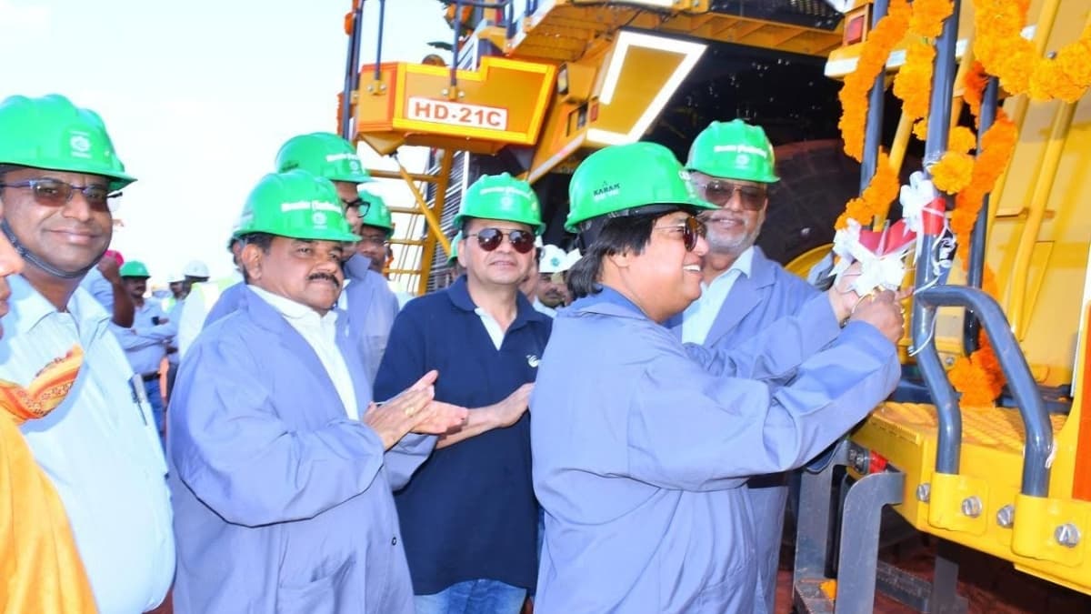 NMDC CMD Amitava Mukherjee Inaugurates Mega Dumpers at Donimalai; Sets Bold 17 MTPA Target