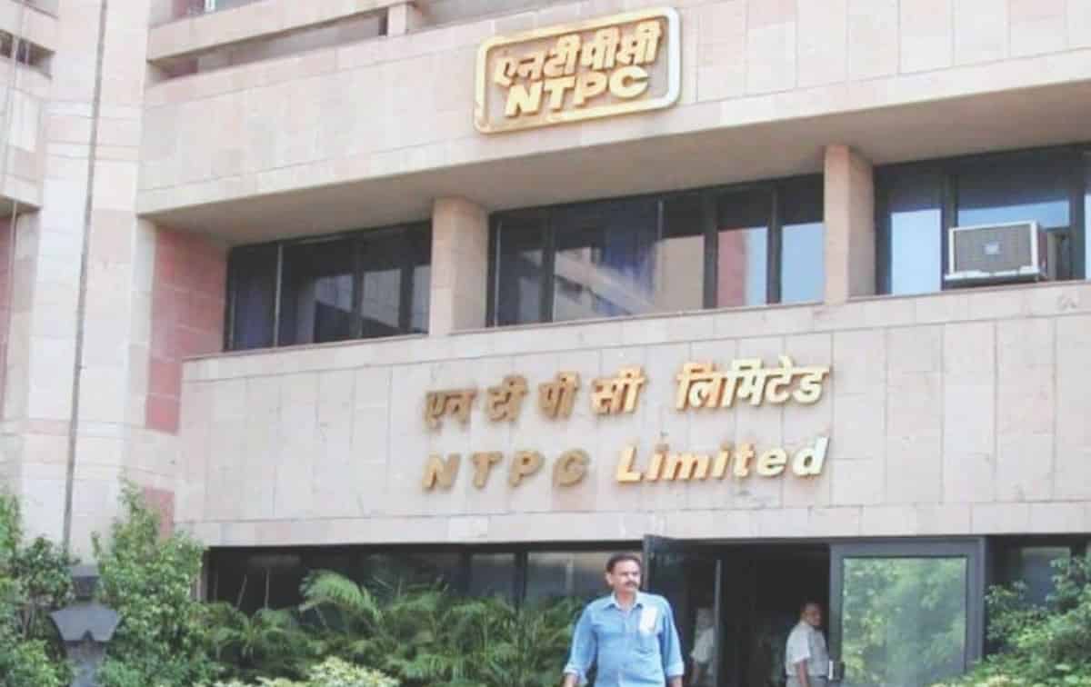 NTPC Boosts Renewable Power with Full Commissioning of Solapur 23 MW Solar Project