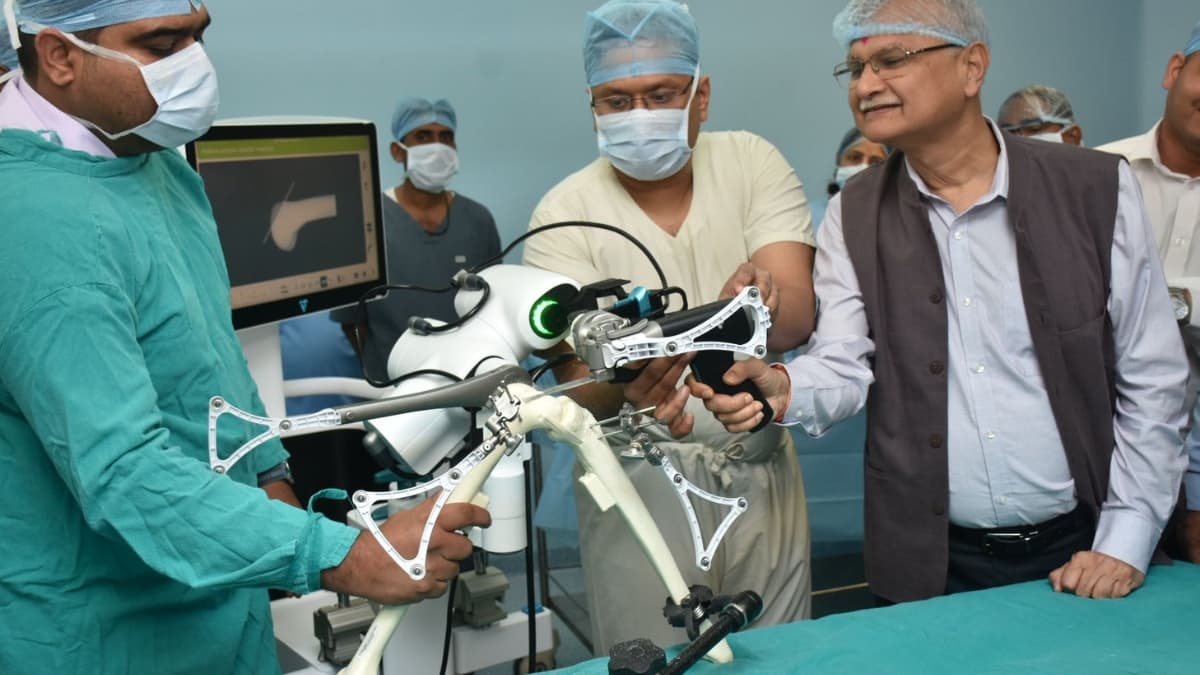 ONGC CSR Support Brings Robotic Knee Surgery System to BHU Trauma Centre