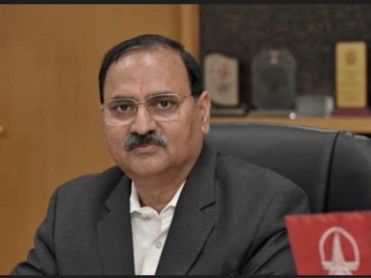 Om Prakash Sinha takes charge as Director (Exploration) of ONGC