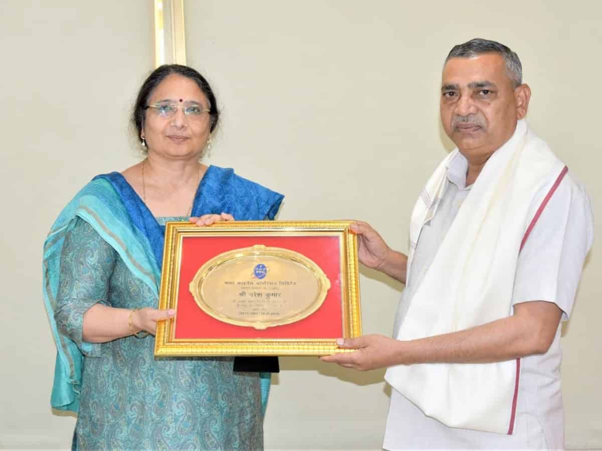 PFC bid farewell to Naresh Kumar, Senior Assistant, Administration Unit