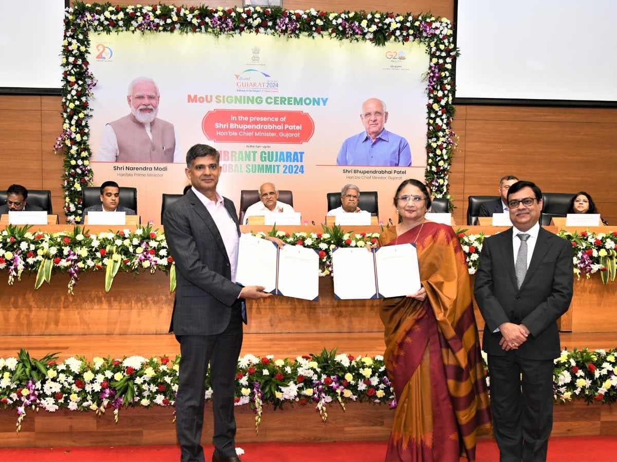 PFC signs Rs. 25,000 Cr MoU with Gujarat Govt for Power Projects