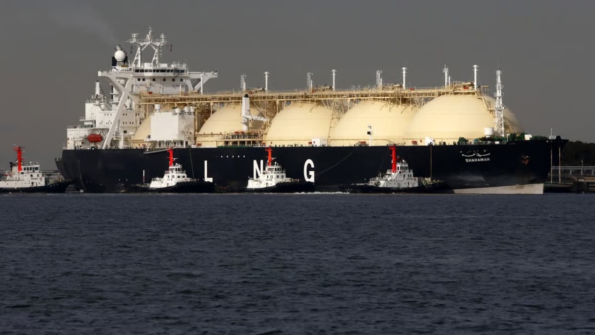 Petronet LNG Receives Force Majeure Notice from QatarEnergy, Issues Notices to GAIL, IOCL, BPCL