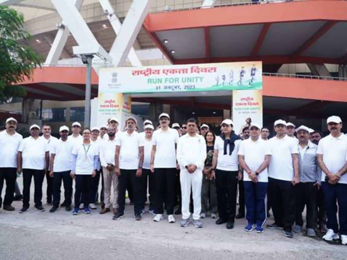 Power Ministry officials partake in Run for Unity on National Unity Day