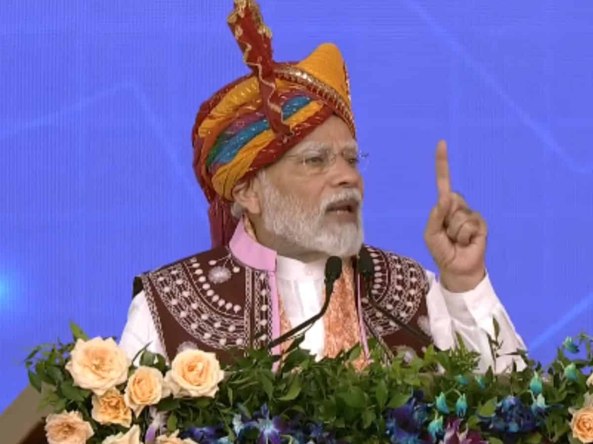 Prime Minister dedicates projects worth more than Rs 5200 cr in Bodeli, Gujarat