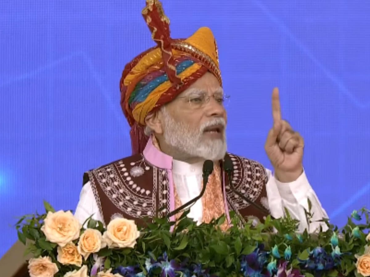 Prime Minister dedicates projects worth more than Rs 5200 cr in Bodeli, Gujarat