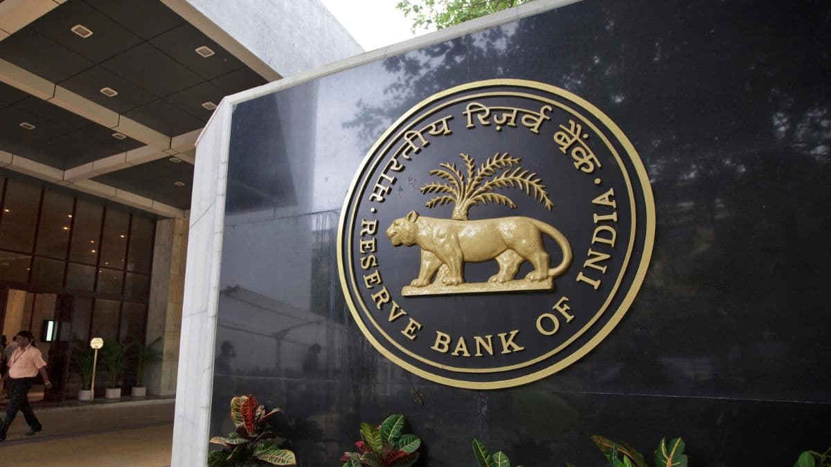 RBI Announces $5 Billion USD/INR Buy/Sell Swap Auction to Boost Liquidity