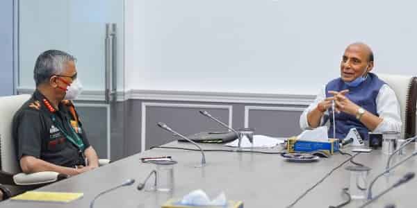 Defence Minister and Army Chief visit forward areas at LAC