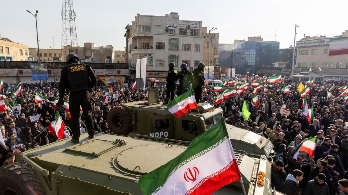 Countries Advise Citizens to Leave Iran as U.S. Weighs Possible Military Response