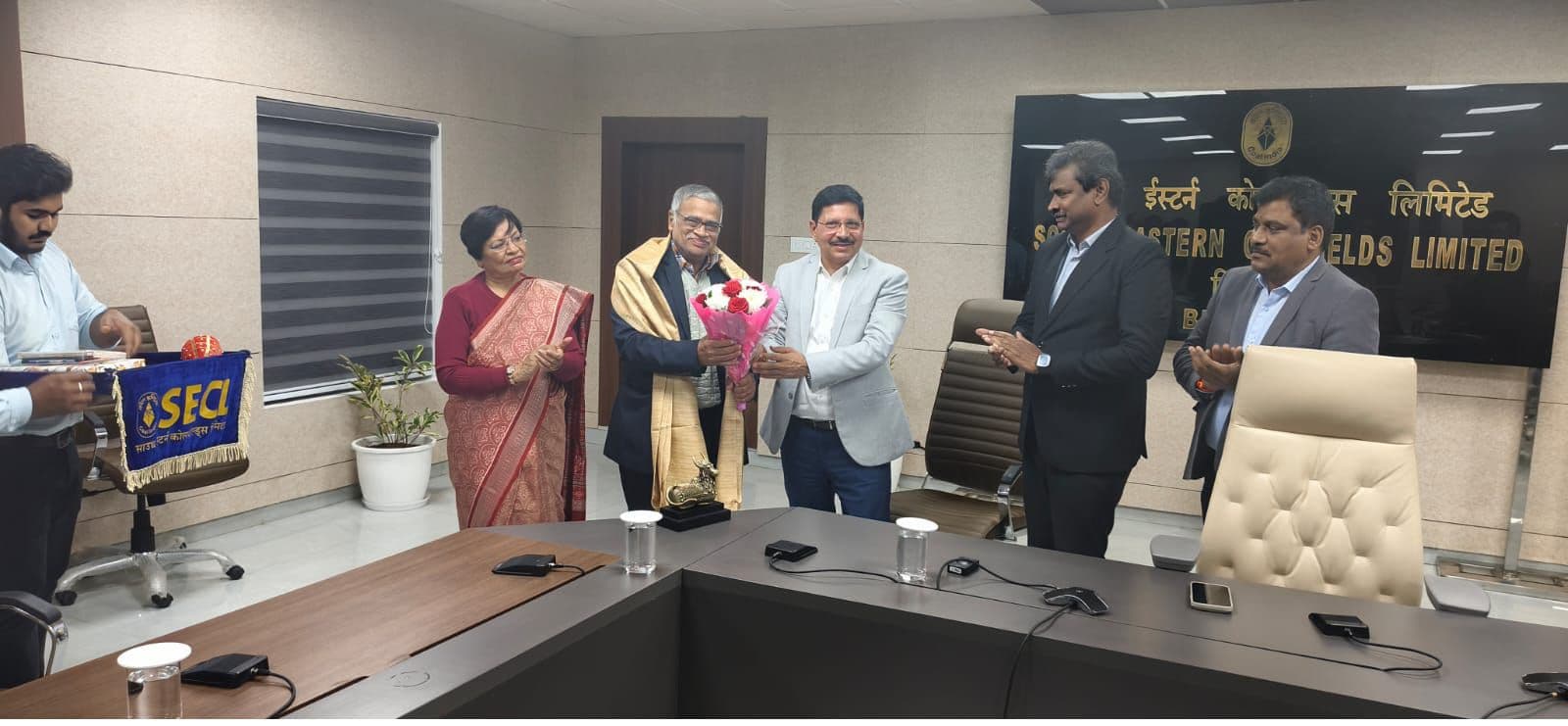 SECL CMD Harish Duhan Felicitates Shri T V Rao on Completion of Tenure as IEM SECL CMD Harish Duhan Felicitates Shri T V Rao on Completion of Tenure as IEM - PSU Connect News