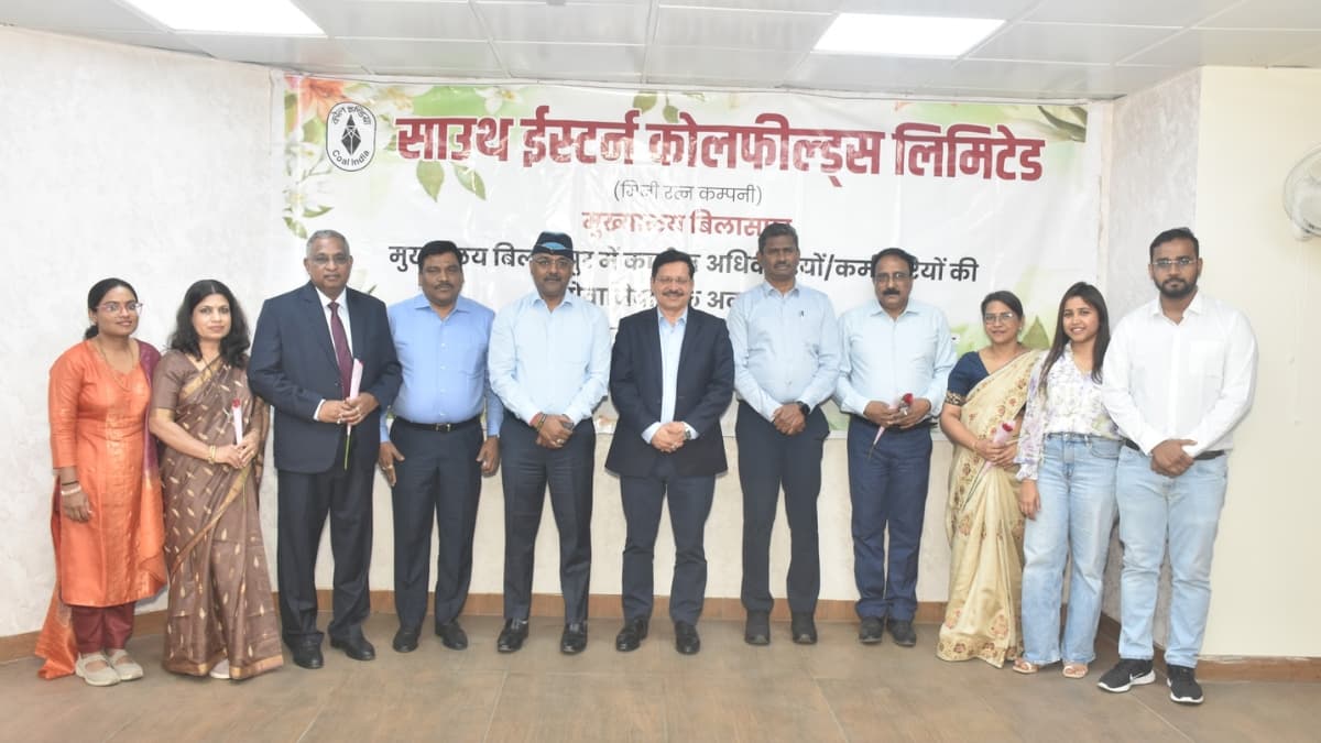 SECL Headquarters Bids Emotional Farewell to Three Retiring Employees