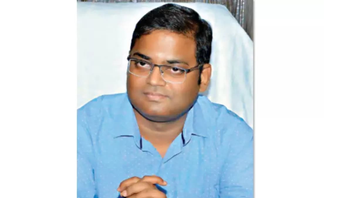 Senior IAS Officer Krishna Karunesh Appointed New CEO of Noida Authority Amid Techie Death Controversy