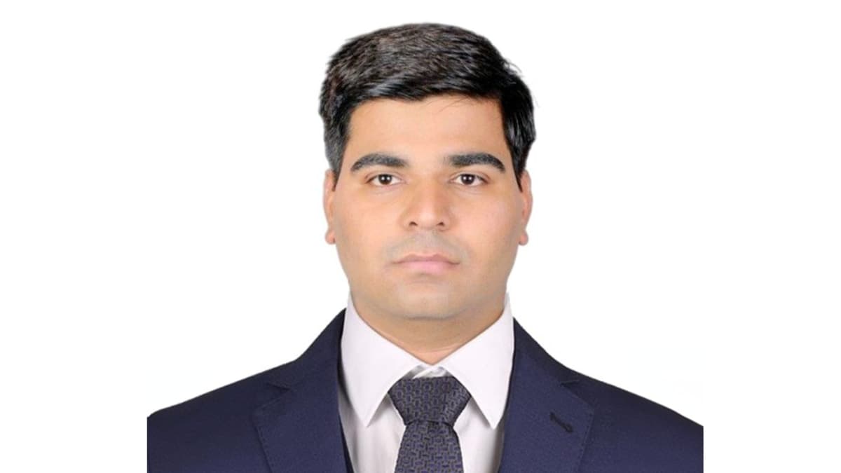 Shri Kapil Pahwa of GAIL Wins First Prize in All-India MRPL Essay Writing Competition