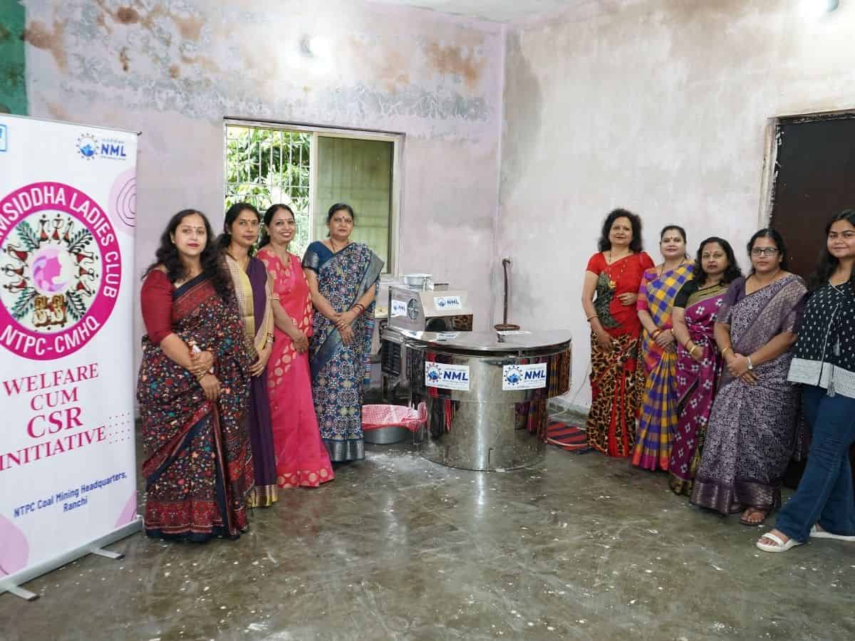 Swayamsiddha Ladies Club Supports Old Age Home Under CSR