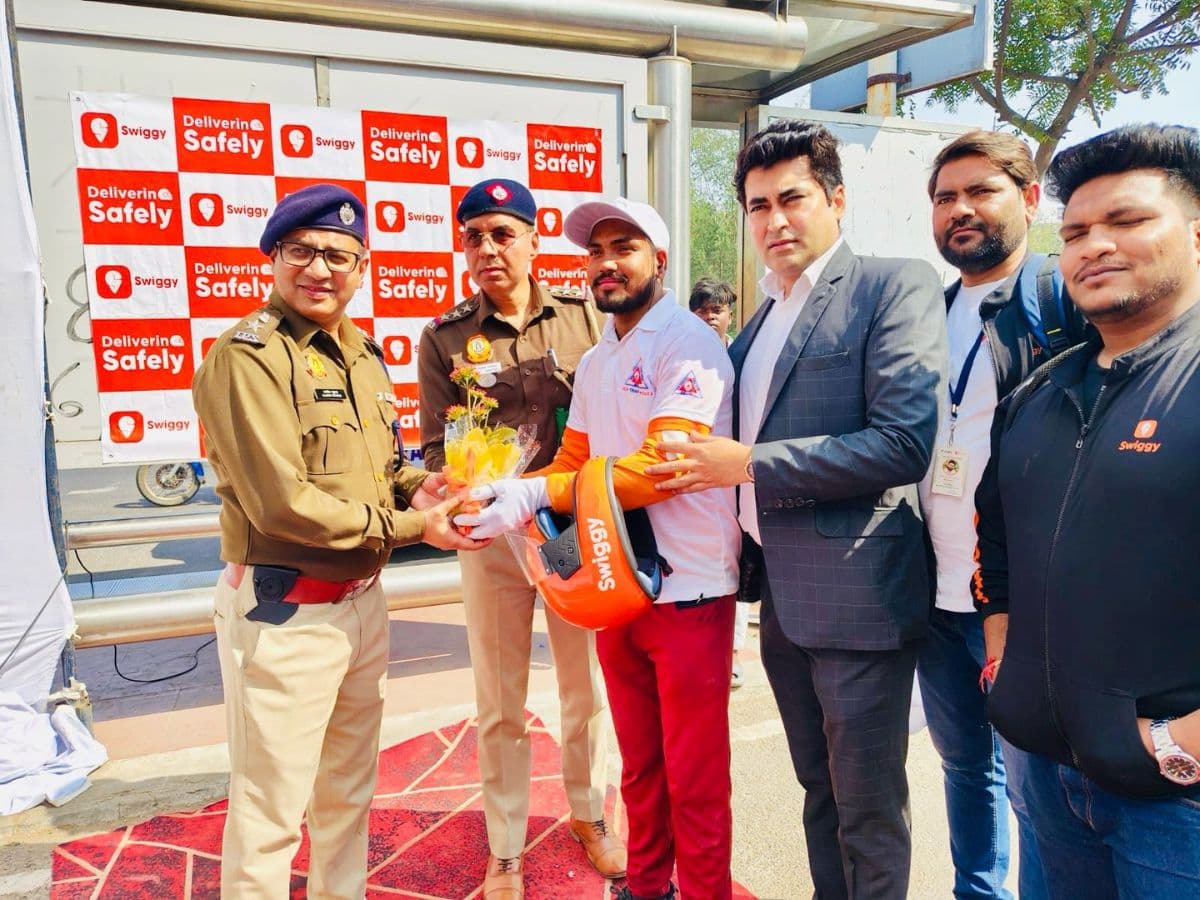 Swiggy Partners with Delhi Traffic Police for Road Safety Awareness Session