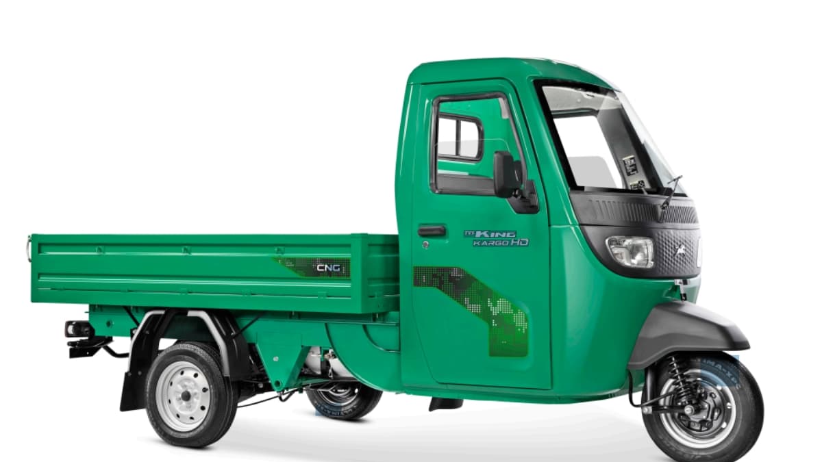 TVS Motor Launches King Kargo HD CNG at ₹2.7L | 6.6ft Load Deck | Last-Mile Cargo Solution