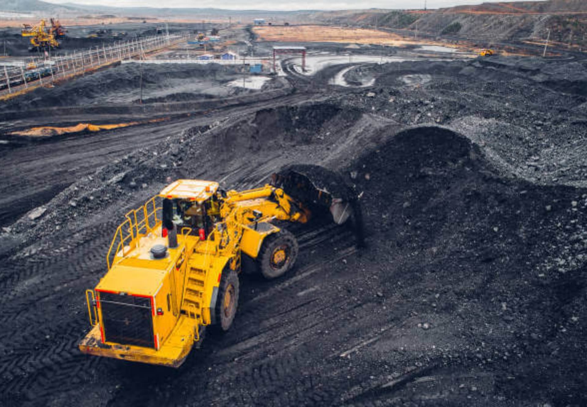 India’s Commercial Coal Mining Push to Add Rs 4,620 Crore Revenue and 66,000 Jobs from Latest Auction